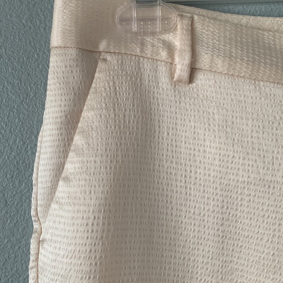 Vince Camuto cream silky seersucker trouser pants! - Picture 3 of 7